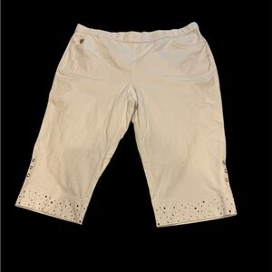 Quacker Factory white Embellished Women's Bermudas